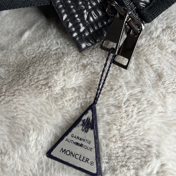 Moncler jacket size 3 - Picture 4 of 8